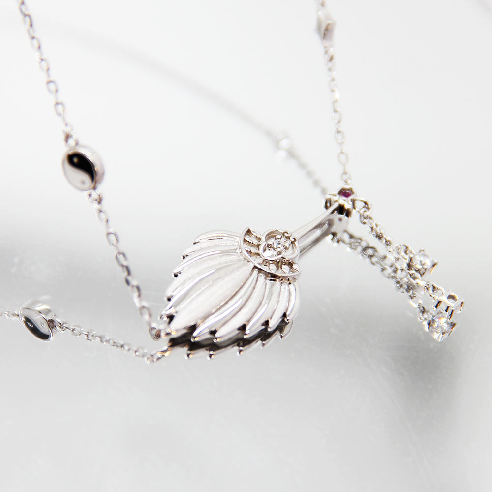 Eastern Art Fan Pendant Necklace
