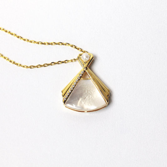 Fan Pendant Necklace