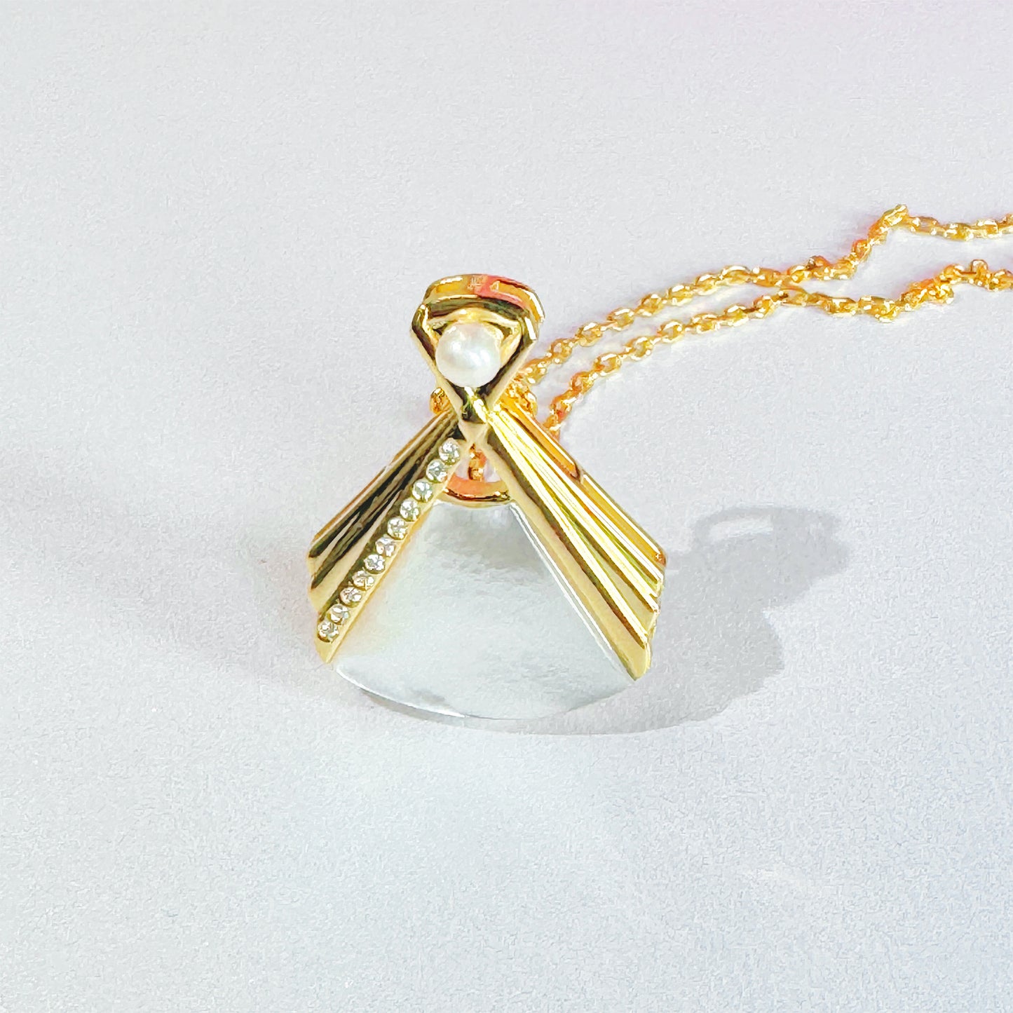 Fan Pendant Necklace
